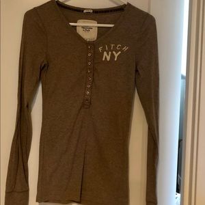 Abercrombie & Fitch brown Henley, Size M